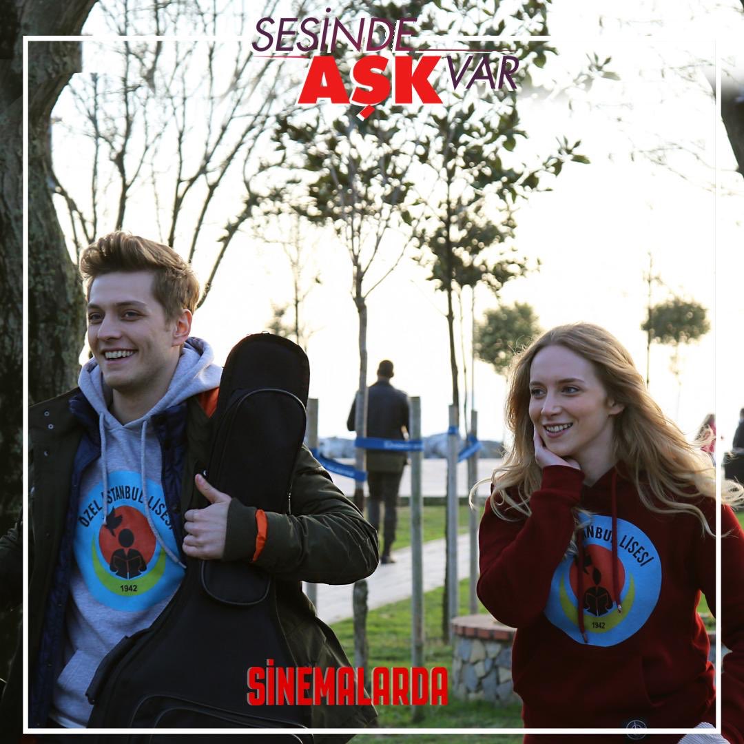 saskvarofficial's tweet photo. @hayalkoseoglu Deniz ve @buraktozkoparan Rüzgar’ın hikayesine dahil olmak istersen #SesindeAşkVar Sinemalarda ! 

 #sinemalarda #limonfilm #filmreplikleri #filmreplik #lise #filmönerisi #filmtavsiyesi #filmizle #sinemakeyfi #BurakTozkoparan #HayalKöseoğlu #ContentTurkey https://t.co/VYaZ9UhcY2