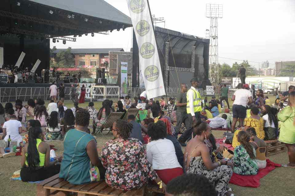 ChimpReports's tweet photo. Hundreds Turn Up For Blankets & Wine 23rd Edition
#BlanketsandWine #Deedan #DeeMike #Skales https://t.co/OlLe2lN12T https://t.co/K9Ig9SXarP