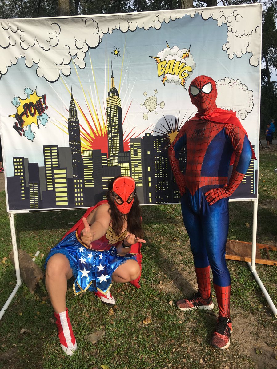 EriePrincesses's tweet photo. Sooo... which one is spidey? https://t.co/qrbxchA4UO