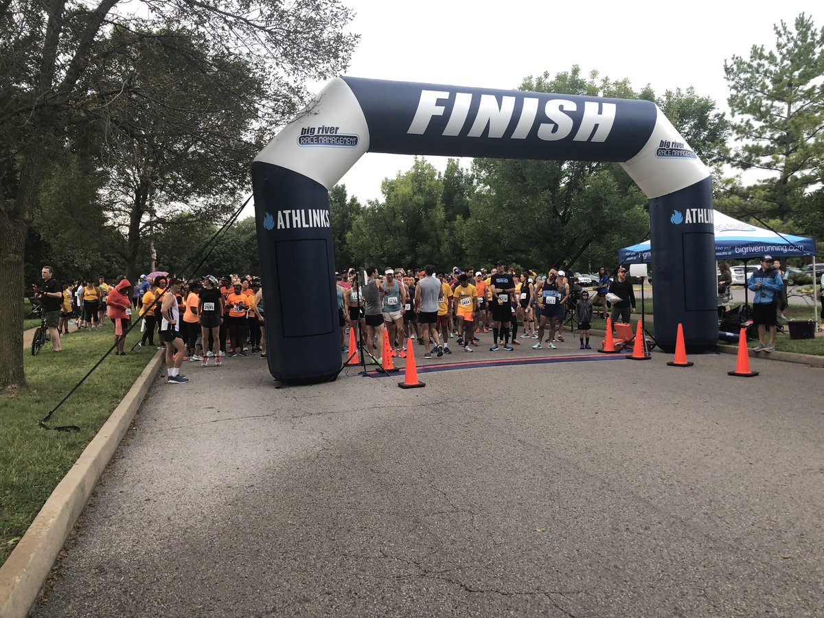Had a great time supporting <a href="/ForestPark4Ever/">Forest Park Forever</a> at their 5k this morning. Even got to lead stretches with <a href="/reneknottsports/">Rene Knott</a> as the emcee. Support the park that supports us every day!!!