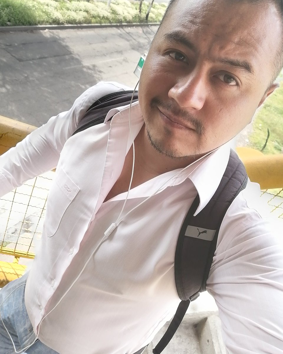 DanyDaz14's tweet photo. Hoy me iba a venir en #acuerpado falló y vine en #empuercado 😂🐷 #pelonchas #cacheton #pelonchas #galandebarrio #tirandorostro #panzon #gorditoybonito #marrano #juandiego #jotillo https://t.co/L0L3Bkxnqi