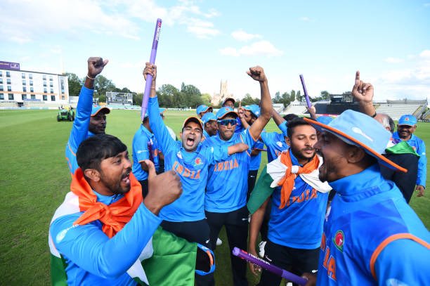 DivyangSports's tweet photo. @almostbharat @Tksshowofficial शारिरिक रुप से दिव्यांग भारतीय क्रिकेट टीम ने पिछले हफ़्ते इंग्लैंड मे वर्ड कप जीता है।पुरी टीम आपके शो मे आना चाहती है।इससे पहले #BlindTeam & #ParaAthlete आपके शो मे आ चुके है।आपसे निवेदन है कि आप हमारी टीम के साथ भी एक शो करे।🙏🙏@KapilSharmaK9 https://t.co/12NLyXMTzX