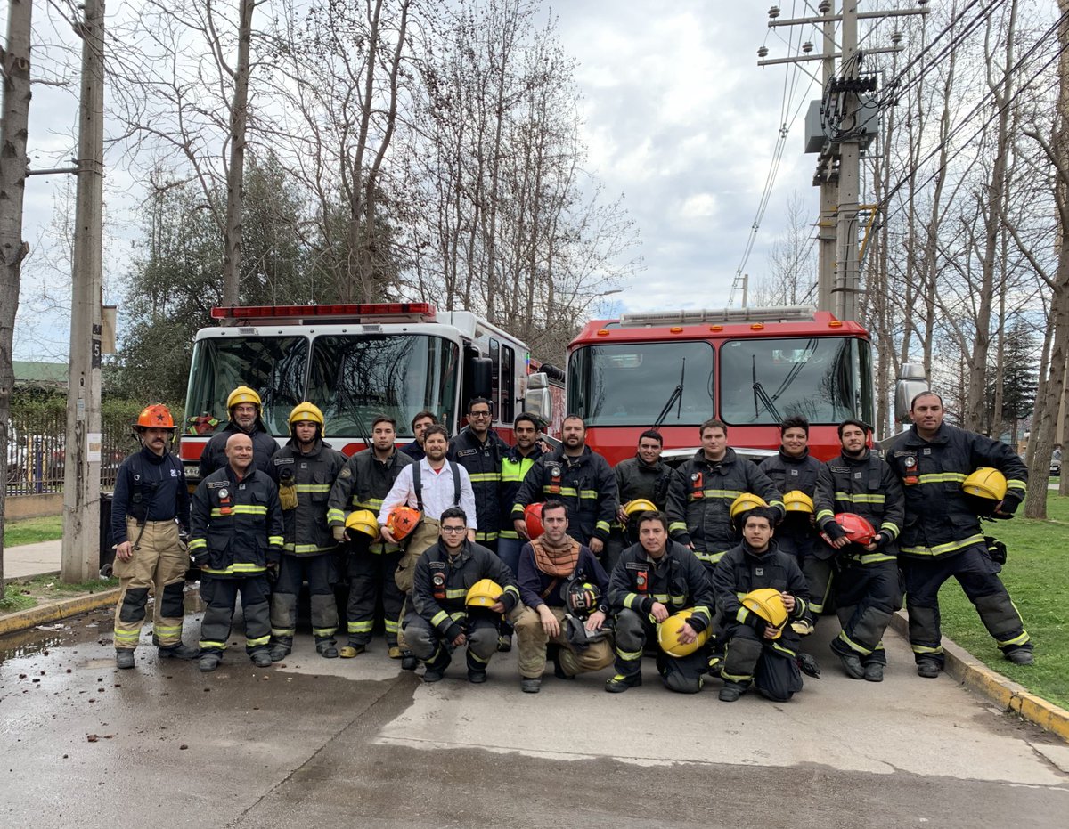 vigesima's tweet photo. CAPACITACIÓN: Hoy la Casa de Apoquindo apoyó el proceso de capacitación en Incendios de Altura de @BombaChile16CBS https://t.co/WqeAj4rBW9