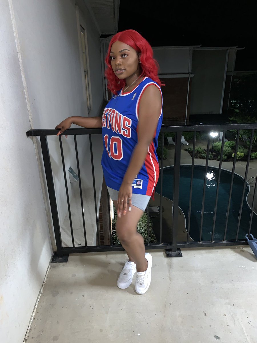 Jay_NoPlay's tweet photo. I told my b to dye her hair red like Dennis Rodman. #SYS4 @TheHomeTeam__ https://t.co/TMFvGetQDS
