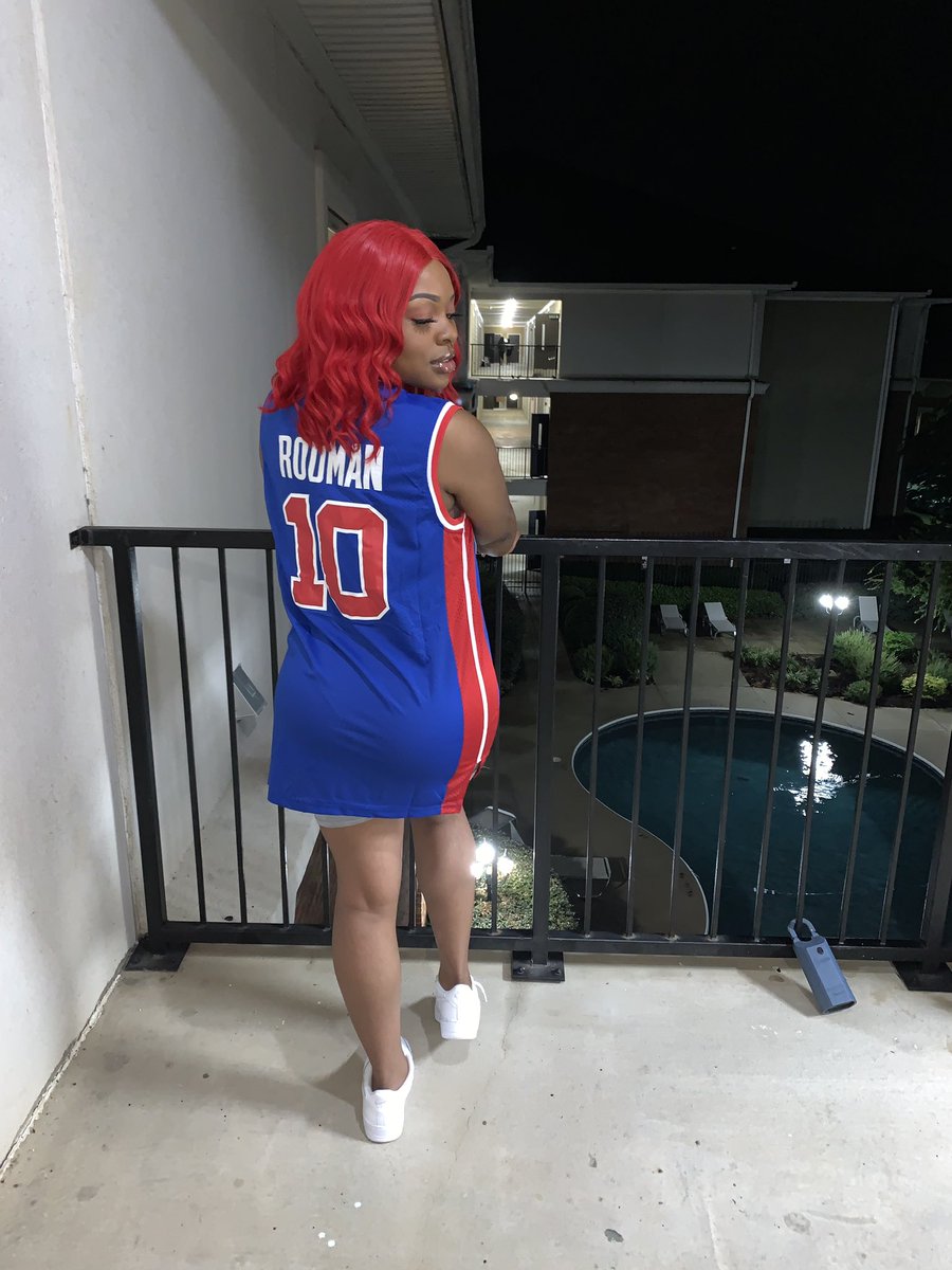 Jay_NoPlay's tweet photo. I told my b to dye her hair red like Dennis Rodman. #SYS4 @TheHomeTeam__ https://t.co/TMFvGetQDS