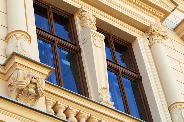 GoldenTrowelYYC's tweet photo. At Golden Trowel, we want you to always feel empowered &amp; knowledgable about our services &amp; products. Here are some basic Pros of using #Stucco on your home of business:
-Can be textured and tinted 🎨
-Low-cost 💰
-Tight seal against weather☔ https://t.co/jFlIC4wifj