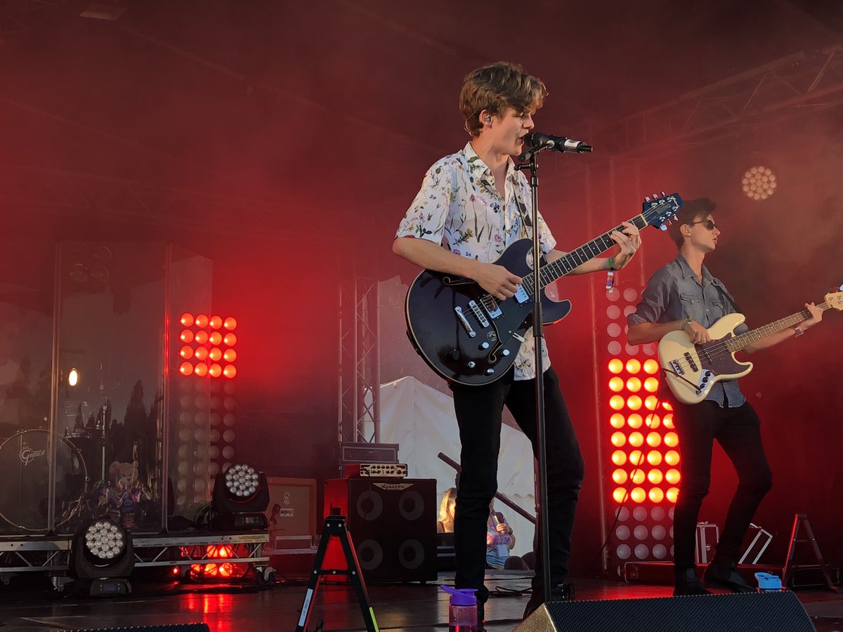 FoxleaseTAC's tweet photo. Next up, Adam Jay & his band
#WelliesAndWristbands #AdamJay @AdamJayOfficial https://t.co/Lyme3ffEtC