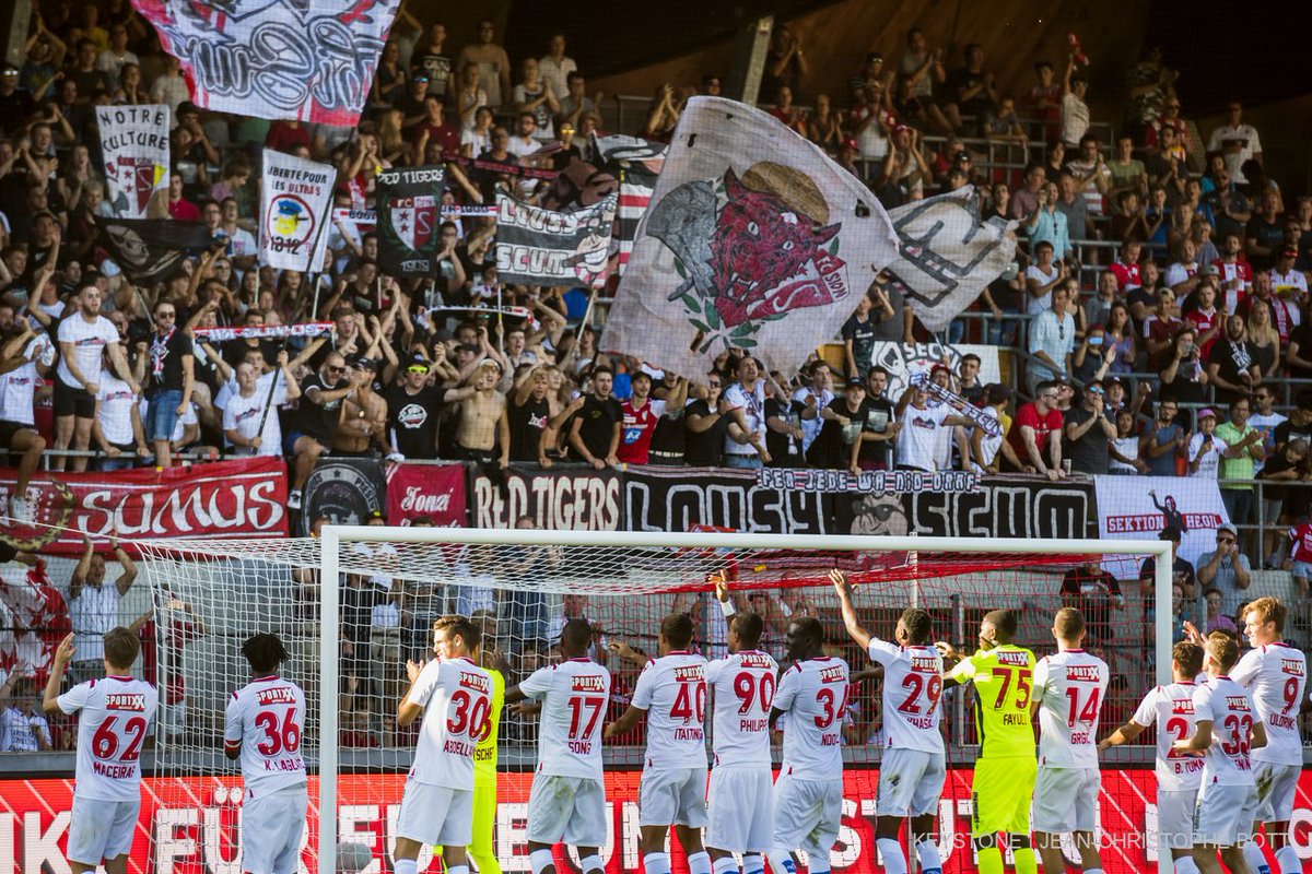 Bonne victoire de l'équipe qui a su résister dans les dernières minutes. Une belle série à poursuivre la semaine prochaine à Thoune. Merci de votre soutien et Hop Sion!