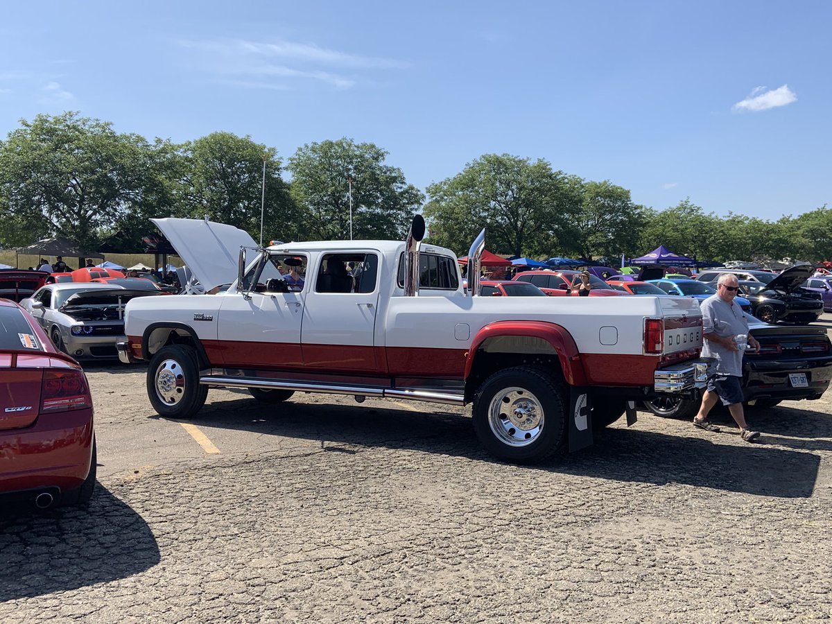 srt_707hellcat's tweet photo. @Moparunlimited @MoparBoy1 That was parked in The HEMI Insanity lot at Woodward Dream Cruise😈 https://t.co/yJtoOmpmQa
