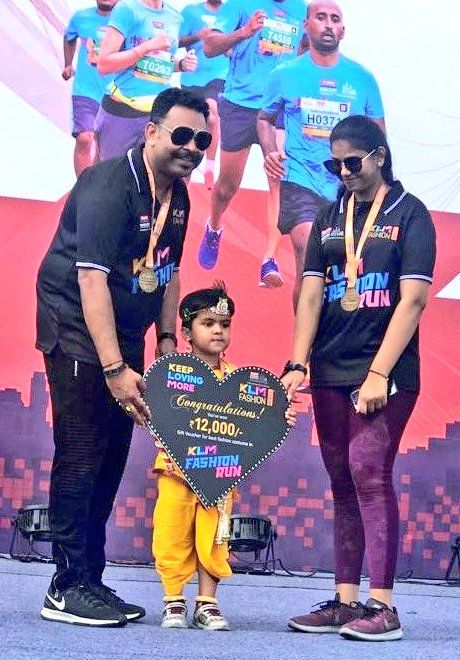 nirmaldamani's tweet photo. #FunRun5K with family #AHM2019 #AirtelHyderabadMarathon #HyderabadRunners #Marathon #Hyderabad - #TanviDamani & #GarvitDamani made it to the #Podium #CostumeRun #KrishnaJanmashtami #winners #hurray! https://t.co/yGZkeaSRAg