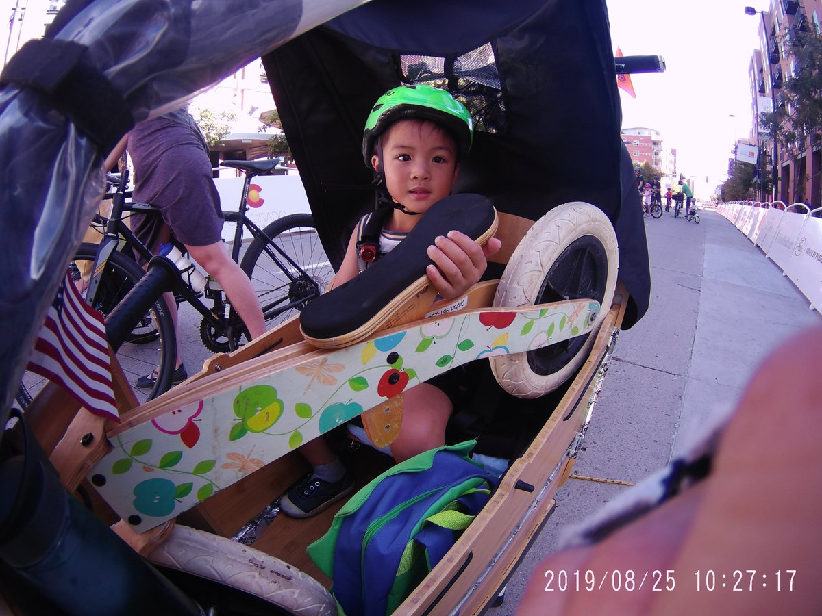 ddchen's tweet photo. Bikes are for kids. Safe streets are for kids. Thanks to all the folks who gave us a taste of what that feels like today during the Mayor's Ride. @CoClassicPro @BicycleColo @MassDenver @CityofDenver @DenverPolice #bikeDEN https://t.co/oeQGT1XFoe