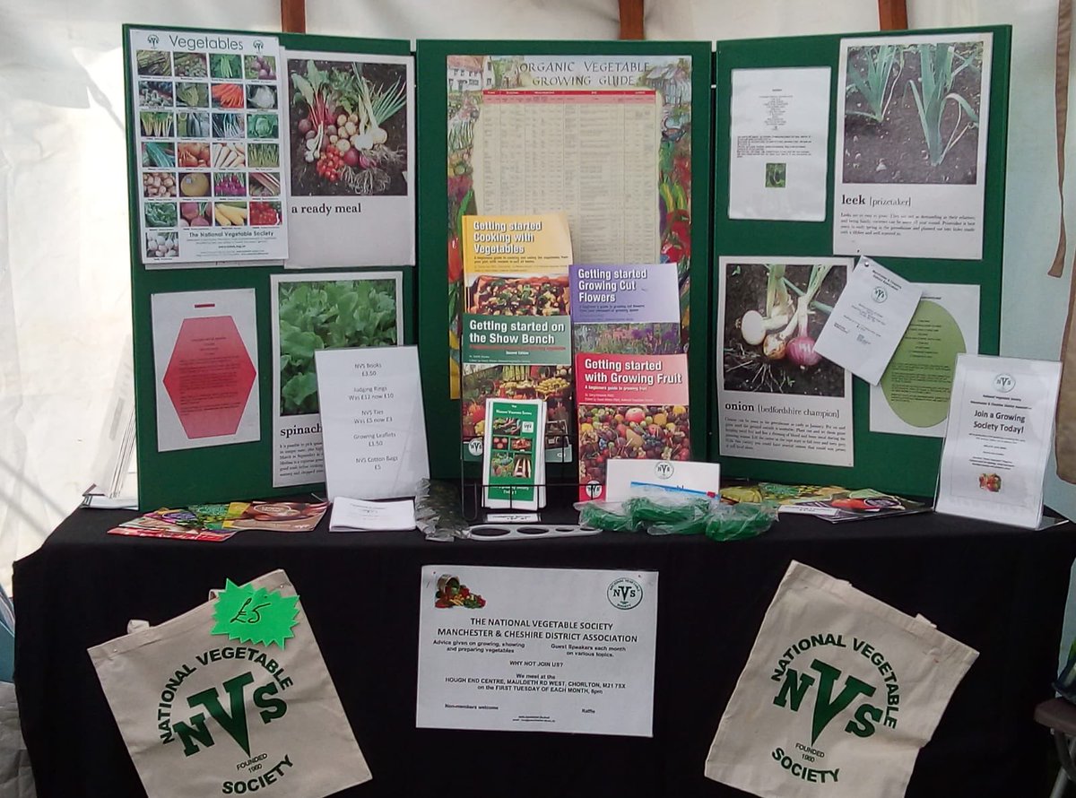 mancheshsnvs's tweet photo. We won Gold yesterday @PoyntonShow for our stand. It was a really enjoyable day. @NatVegetableSoc @medwynsofangles Well done to everyone involved and thank you for your hard work. https://t.co/YGHMNN4FxW