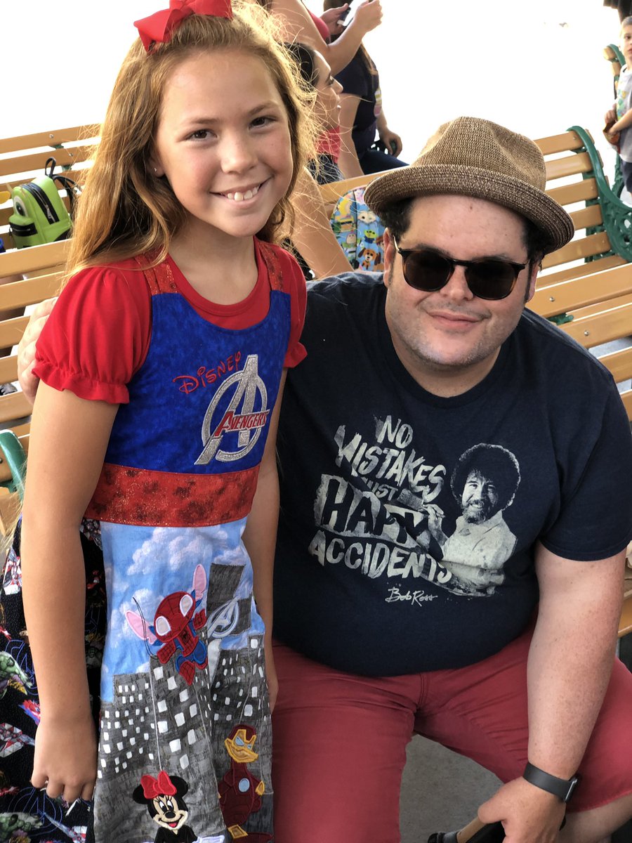 TAMMYSTREMCHA's tweet photo. “Some people are worth melting for” ❤️ Just another beautiful Day At Disney @DisneyParkCeleb  #magicaldreamsboutique https://t.co/yp5RBbMMW5
