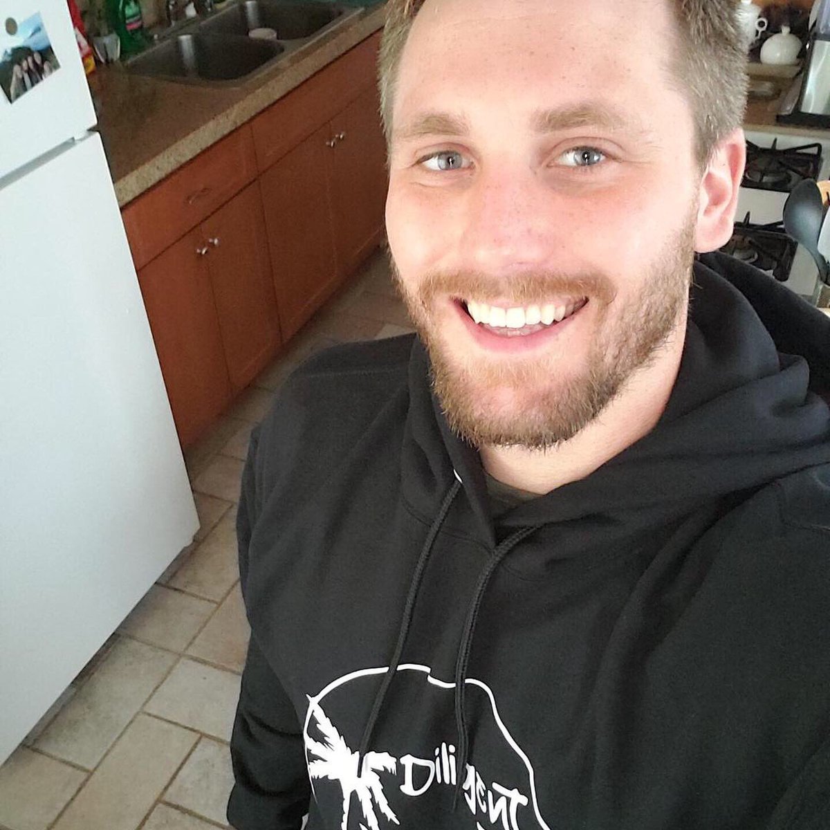 SoulSoDiligent's tweet photo. It’s almost hoodie season! Get your “Best Life” hoodie today and get ready for fall! Check us out at https://t.co/MsDga2bQj9 #DiligentSoul #SoulSoDiligent #Prioritize #Persevere #Execute #Dedication https://t.co/rnKESYiJJ1
