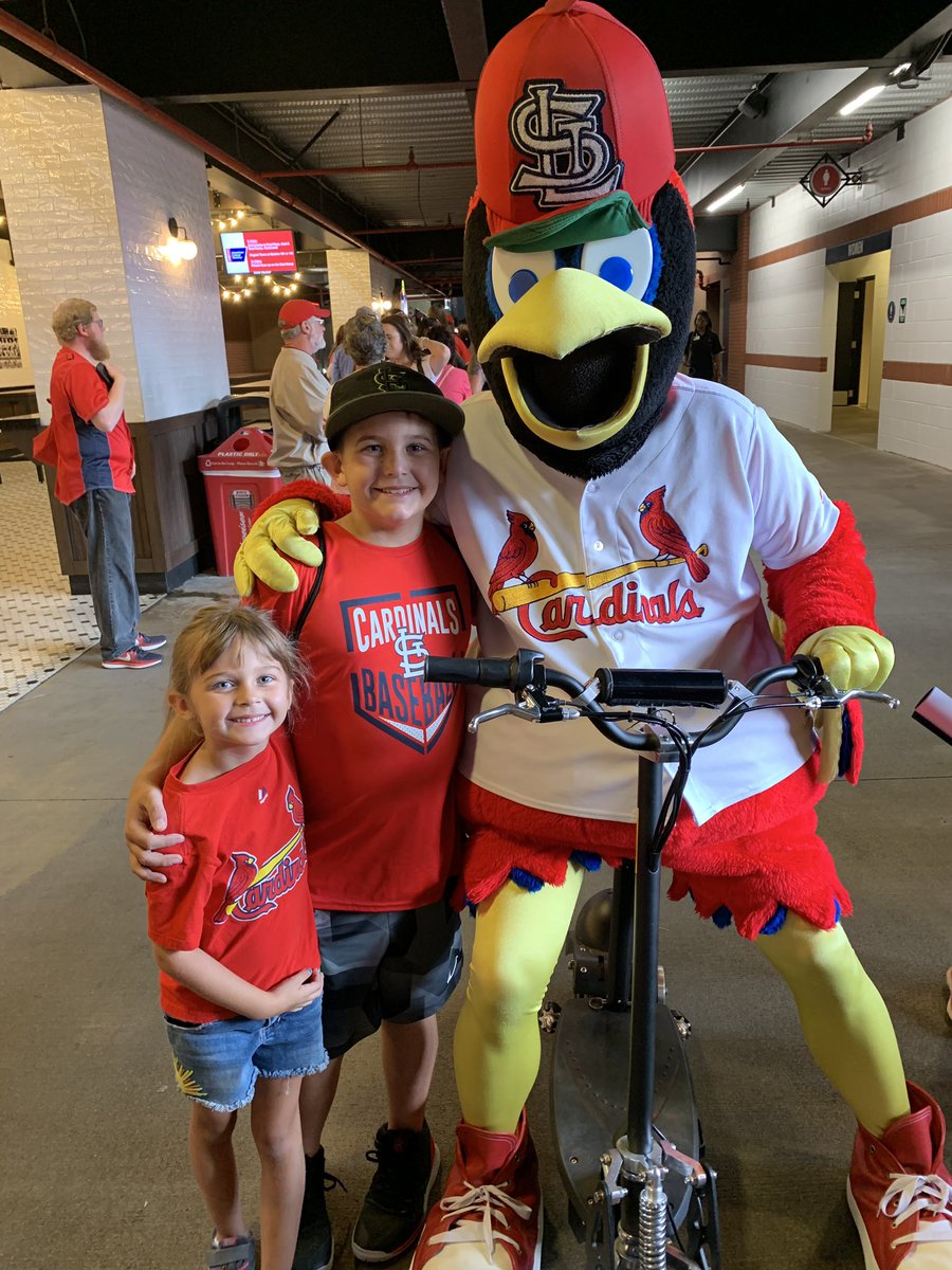 bsldrone's tweet photo. Thanks for stopping and taking a picture with the kids @TeamFredbird https://t.co/eEKQS2Tsdv