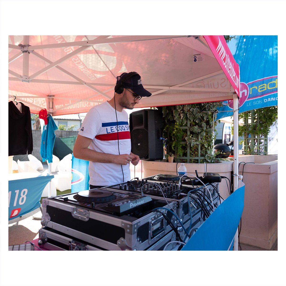 AstensMusic's tweet photo. Grande Finale du @BeachMasterTwit 2019 !
#sebm19
#astensmusic #astens #music #beachvolley #beachmaster #beachandkiff #finale #volleyball #etudiants #france #montpellier #odysseum #sport #animation #dj #mix #funradio https://t.co/0zKcWEc7Wz