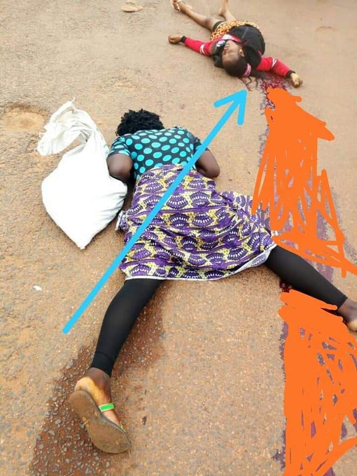 Benjee4freedom1's tweet photo. Woman and her six months old baby shot and killed in Bamenda today Sunday the 25th by LRC soldiers. If they can kill 6 months old children, what about those they are telling to go to school? @RepKarenBass @antonioguterres @LeahHardingAJE @UNESCO @UN https://t.co/DfX2EtLurX
