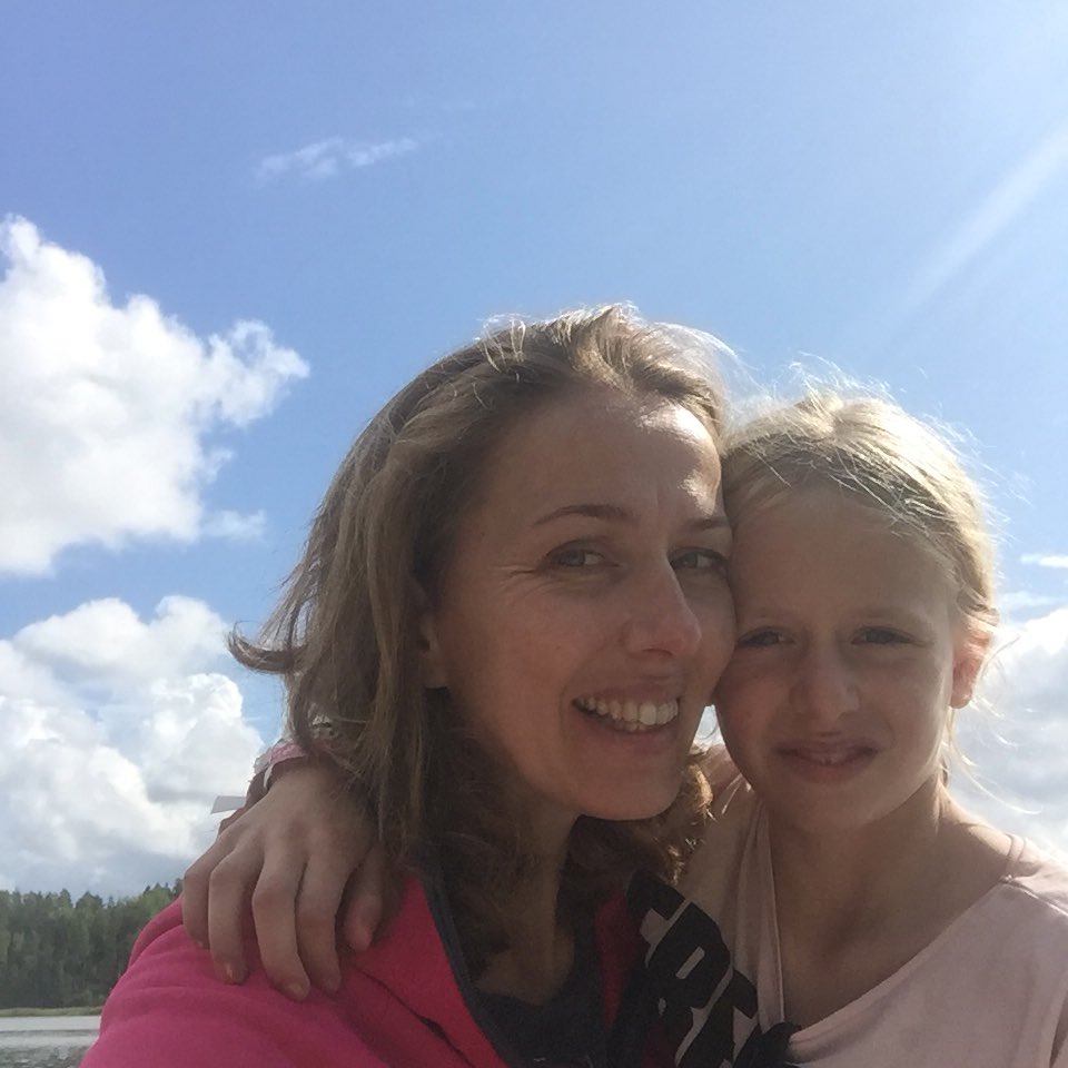 MaaikedV's tweet photo. “Het is weer voorbij die mooie zomer.” 

Genoten dit jaar. Stockholm en Haren. Zon, zee, zwemmen, klussen, beetje sporten, lekker eten etc. https://t.co/xAM2dKNrvj