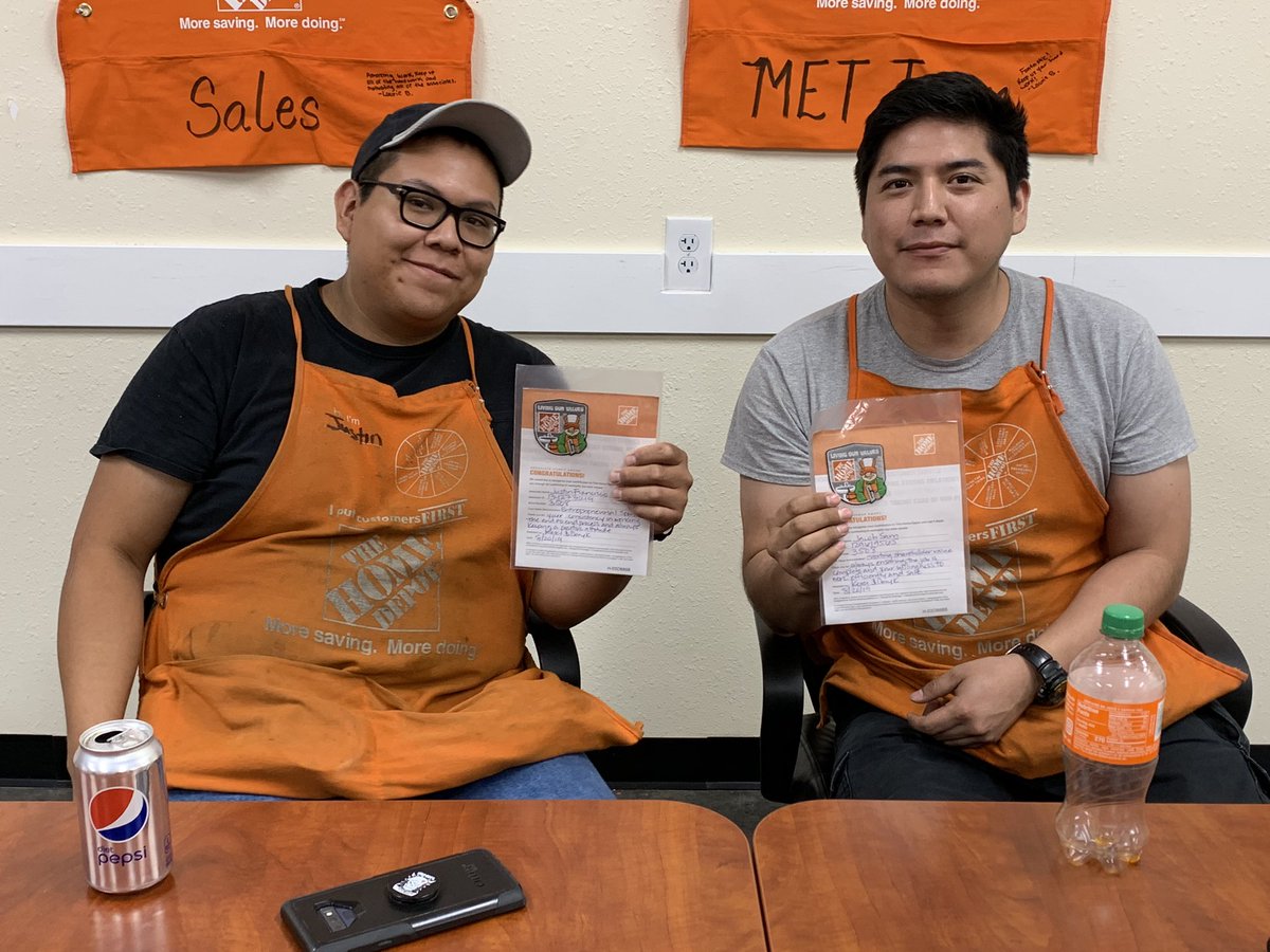 raina3508's tweet photo. Great job to our half-to-date top performers along with some freight team recognition. @MattCramer179 #thegreat08 #d94rocks https://t.co/sQ7uYIaKPp