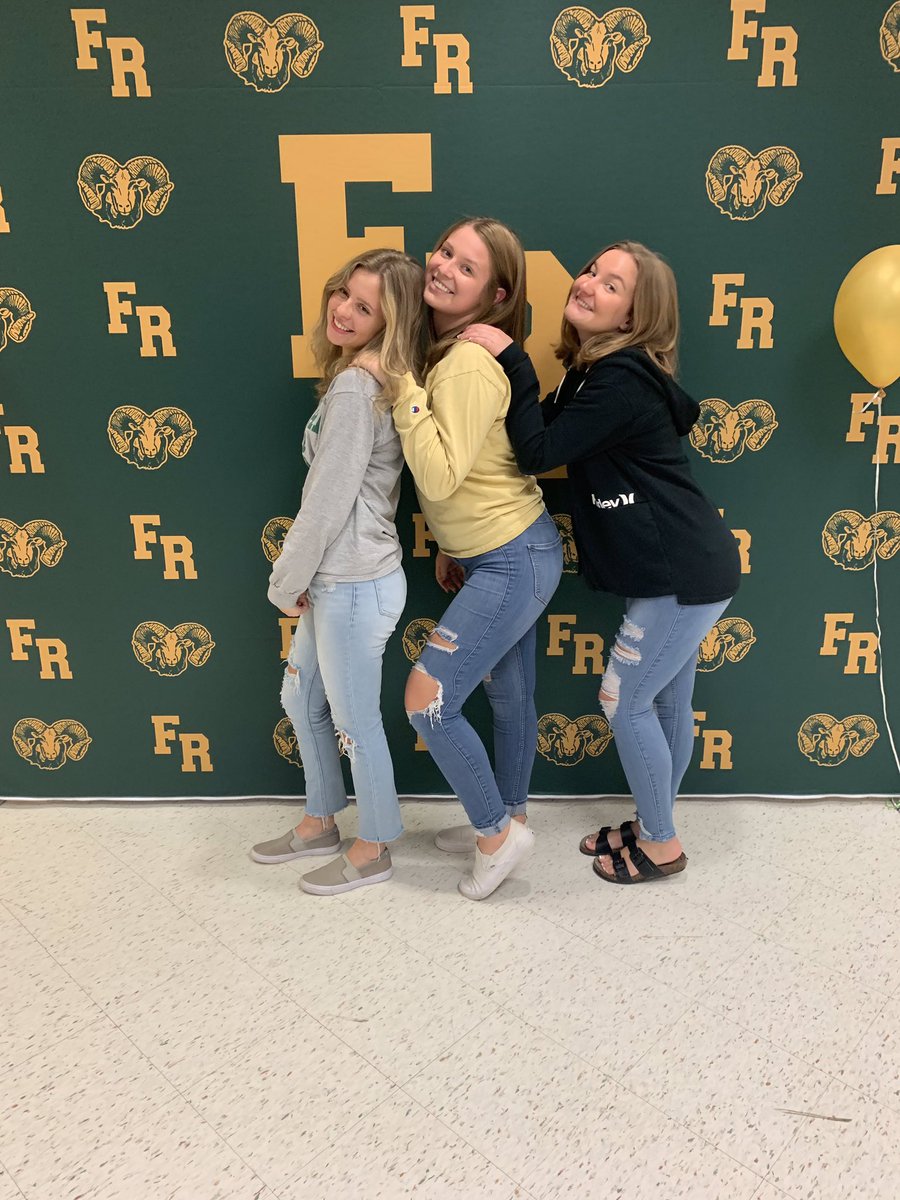 jennaharnett_'s tweet photo. happy bday to my bestie boo!!!!!!!! can’t believe ur finally legal #18 wish i was there to celebrate w u, live it up at state i’ll b visiting soon 😛💗💗💗 love u lots https://t.co/eUBZDohH8K