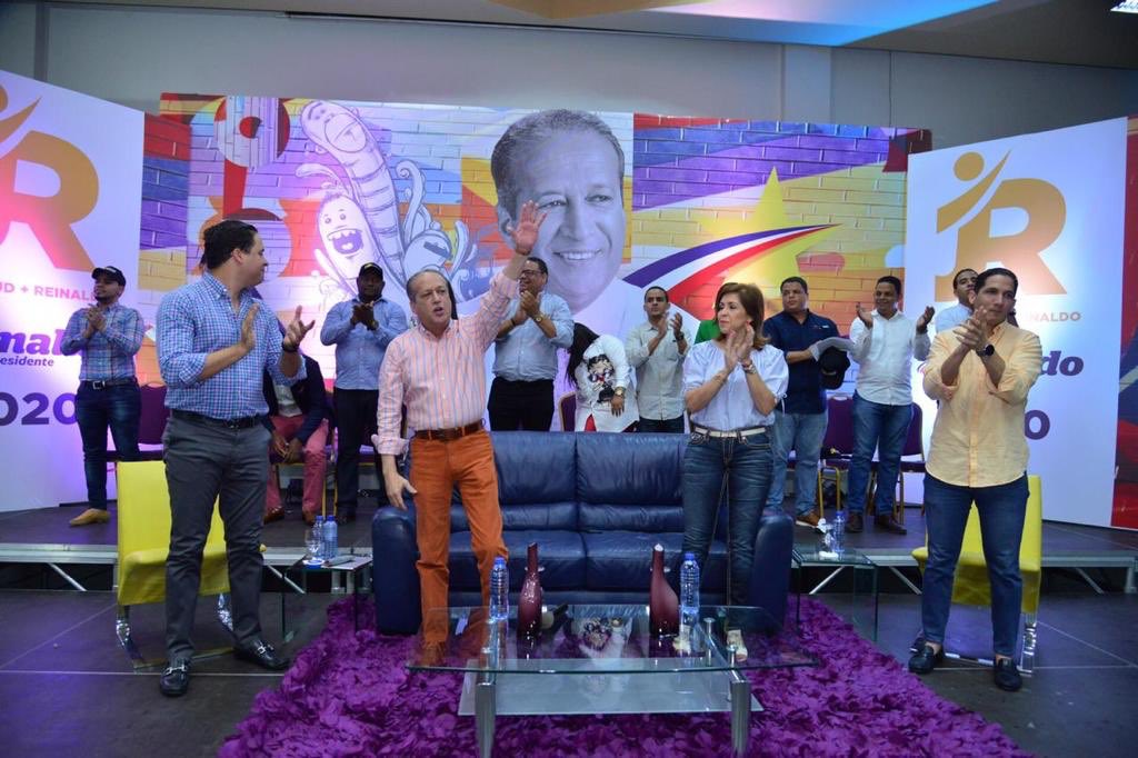 reinaldistasrd's tweet photo. @Alemontas y @luito_desangles coordinador y subcordinador del movimiento Reinaldo+Juventud, pronunciaron breves palabras coincidiendo en proclamar que “la verdadera sangre nueva la tiene la juventud aquí presente”. #reinaldoesjuventud #reinaldistasrd https://t.co/VK2hbwmnsE