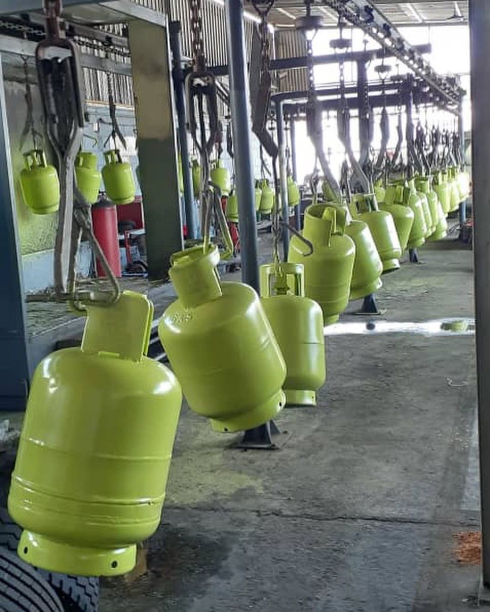 Busca tu bombona verde de la nueva Corporación del gas en Carabobo GasDracula🦇 . Los problemas en Carabobo los asumimos le pido esos la cara y los resolvemos. Q Nadie se rinda y q Nadie retroceda ni un milímetro. Aqui esto lo estamos cambiando 👏👏👏🦇🦇🦇👍👍👍