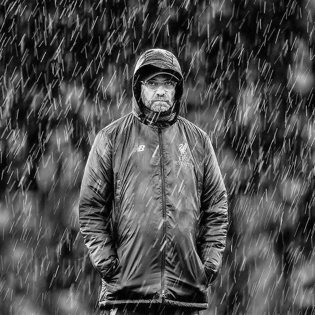 EpicFootball_'s tweet photo. "C’è chi dirige la squadra come un’orchestra: fanno possesso palla, passaggi giusti, ma è come una canzone silenziosa. Il mio calcio è heavy metal. A me piace vedere il pallone di qua, di là, i tuffi dei portieri, pali, traverse, noi che voliamo dall’altra parte"

Jurgen Klopp https://t.co/59sq72OHzx