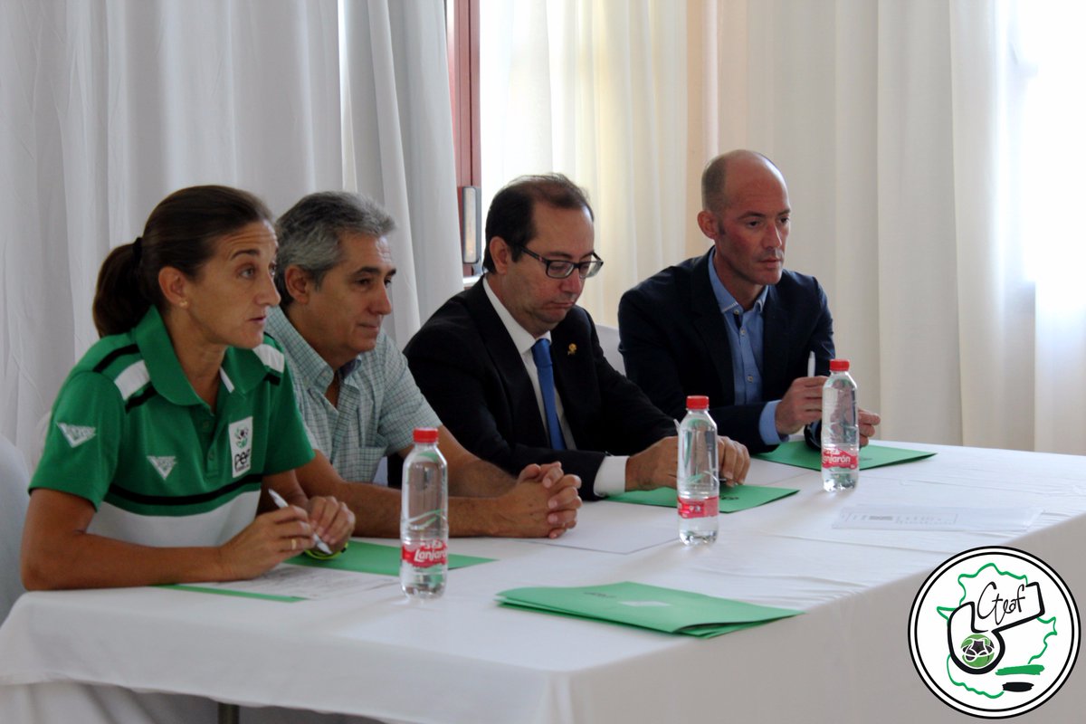 Árbitros Extremadura tweet media