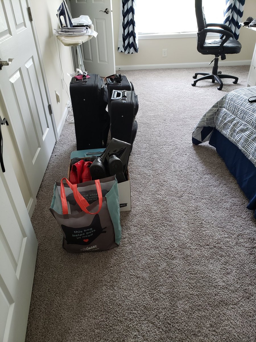 JorrunCosplay's tweet photo. Packing for #DragonCon 2019! #cosplay #atl #convention https://t.co/JMPAKBh2ly