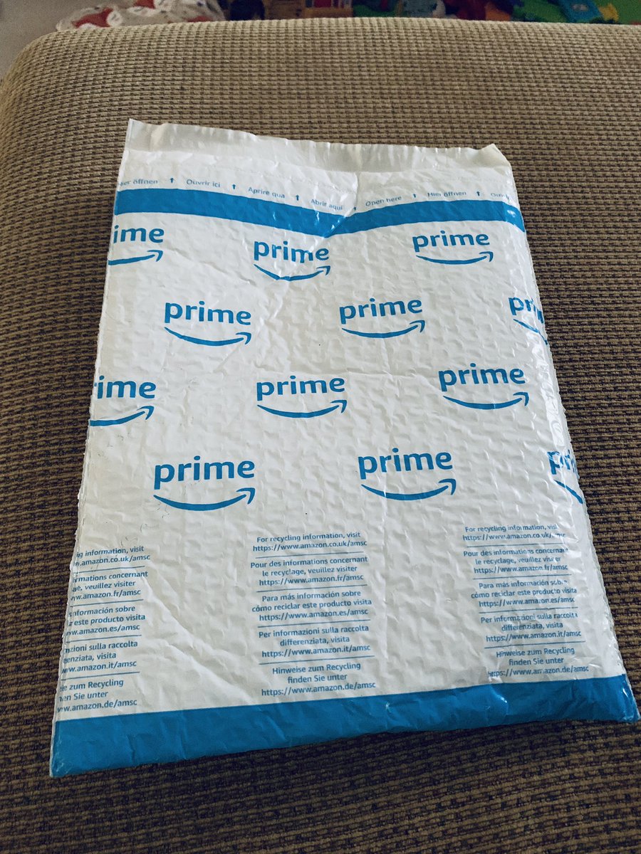 ChloeBrammer's tweet photo. @AmazonUK why oh why oh why do you insist on sending orders out in these plastic envelopes?!? What’s wrong with the card ones you used to use? #reduceplasticpackaging #reduceplasticpollution https://t.co/LlatOEXGEG