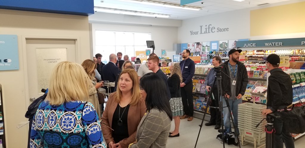 Announcement today @ Grant Park Shoppers includes faster care for persons w/UTIs,counselling services for abuse survivors,access to breast density information & supports for families dealing with eating disorders.
Our PC Team is listing & we are Moving Manitoba Forward. #mbpoli