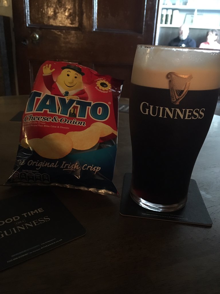CillianKilkee's tweet photo. The perfect Sunday evening...#MurphysBar #Kilkee https://t.co/IRYCpyPcWd