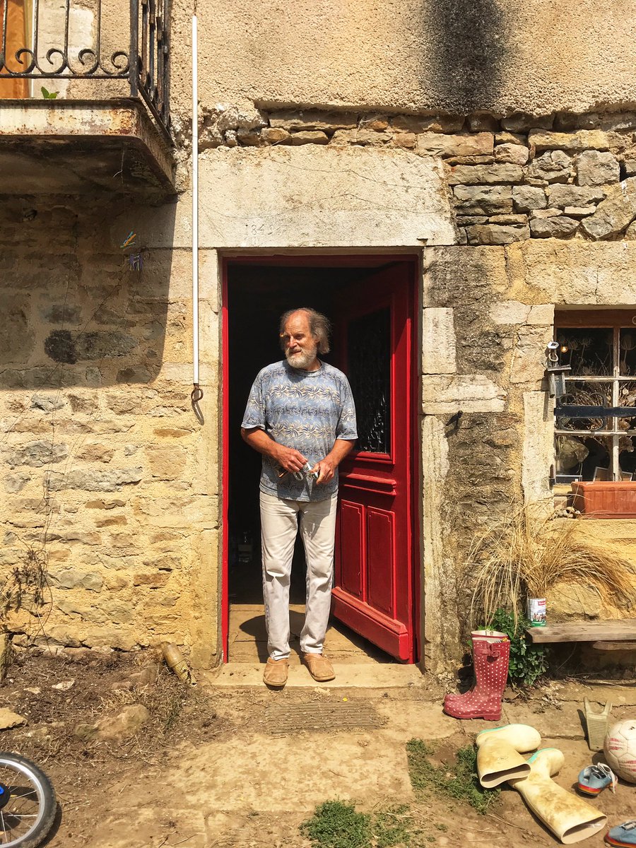 Amadea_k's tweet photo. Immersion chez Luc, mara��cher bio depuis 40 ans sur une exploitation labellisée #Bio et #NatureEtProgrès de 3ha produisant 45 fruits et légumes différents. Not fun fact: Luc a perdu près de 30% de sa production ces 10 dernières années en raison du #ChangementClimatique. 
#wwofing https://t.co/i0xEKDl37l