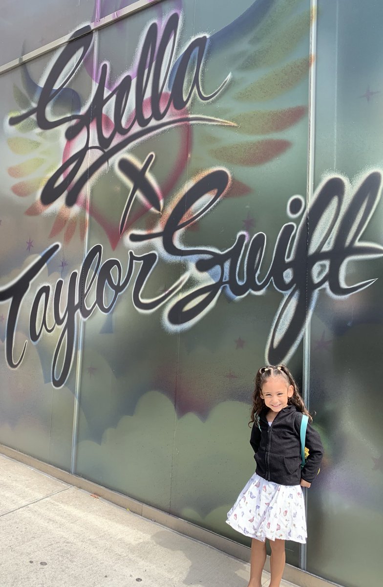 oliversshaw's tweet photo. the Mini Swiftie that I raised properly #TheLoverExperience #AuntLife @taylornation13 https://t.co/2l0troAw1e