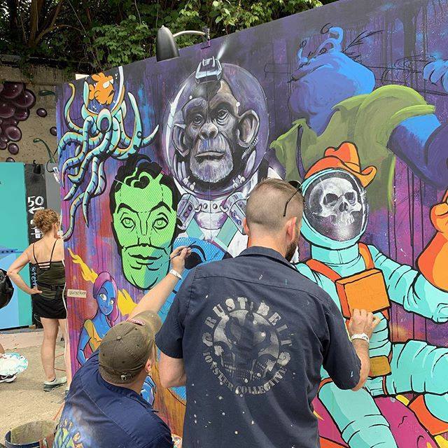 RustBeltMonster's tweet photo. #art #rustbeltmonster We’re back at #urbanscrawl #rustbeltmonster #rustbeltmonstercollective #art #mural https://t.co/NGFa2mundI https://t.co/QdktmkLMwG