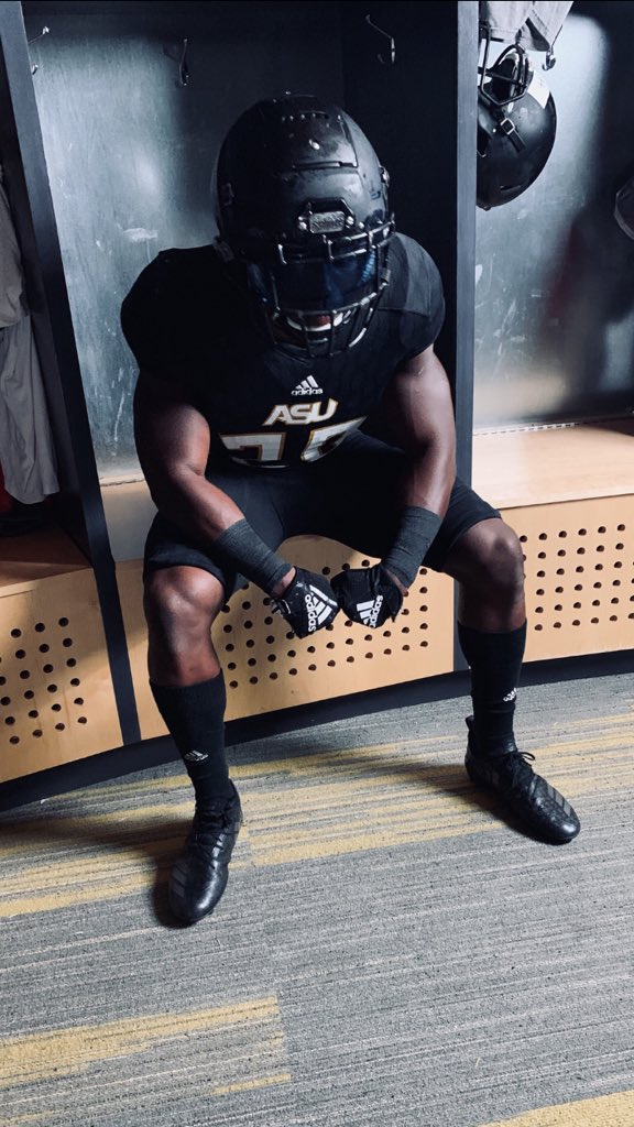 E_Gray21's tweet photo. All the places you’ll go if you focus.🖤🏁 #myasu https://t.co/zRBUzQoYJK