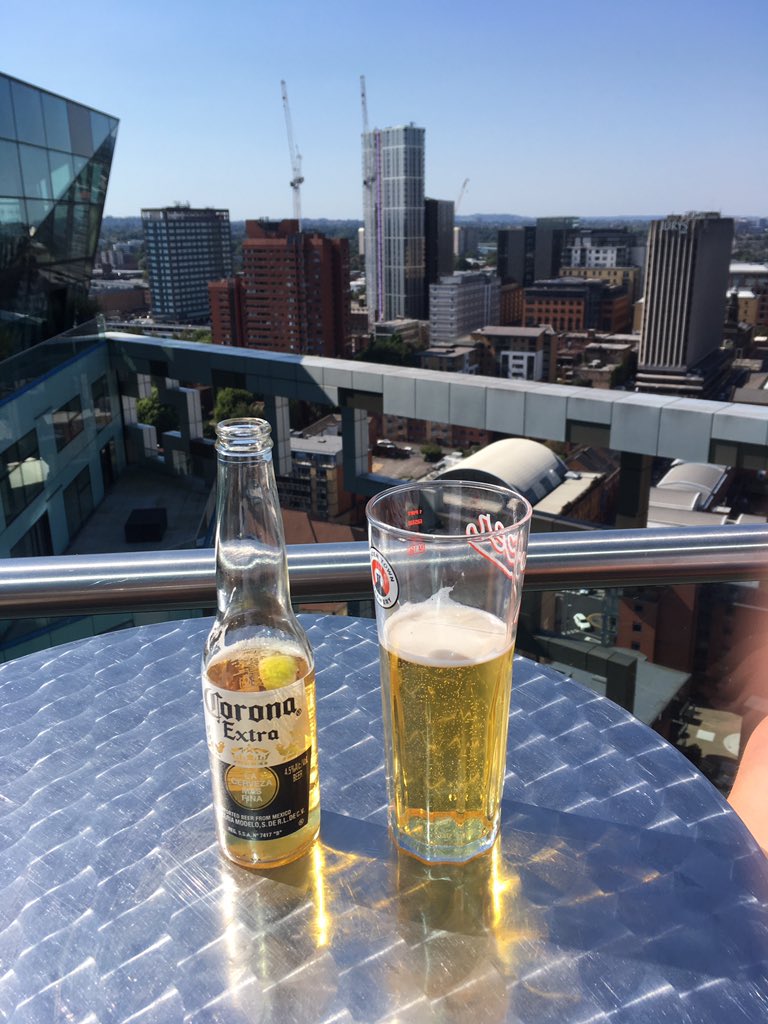 abbi476's tweet photo. Bank holiday in Birmingham #mailbox #hotelindigo #birmingham #mojitobar #sidewalk #marcopierrewhite #sundaysession https://t.co/tpab2Mcid1