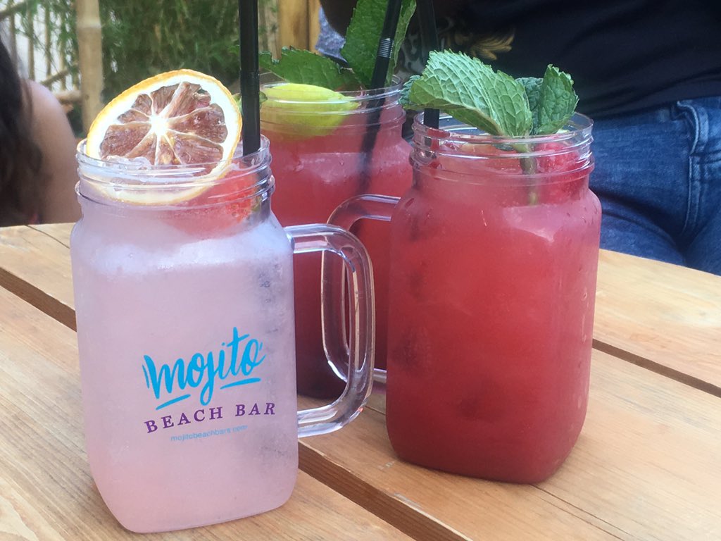 abbi476's tweet photo. Bank holiday in Birmingham #mailbox #hotelindigo #birmingham #mojitobar #sidewalk #marcopierrewhite #sundaysession https://t.co/tpab2Mcid1