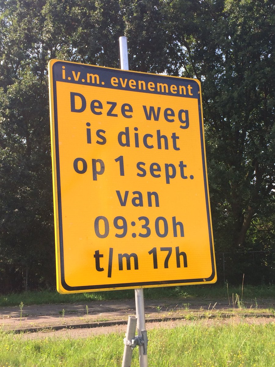 UtrHeuvelrugTri's tweet photo. #UHTT parcoursverkenning @KeistadTri olv local #JonyHeerink vanochtend:

✅ tips &amp; tricks op lastige passages

👌 nog mooier fietsparcours dit jaar! https://t.co/gdUBfku0pq