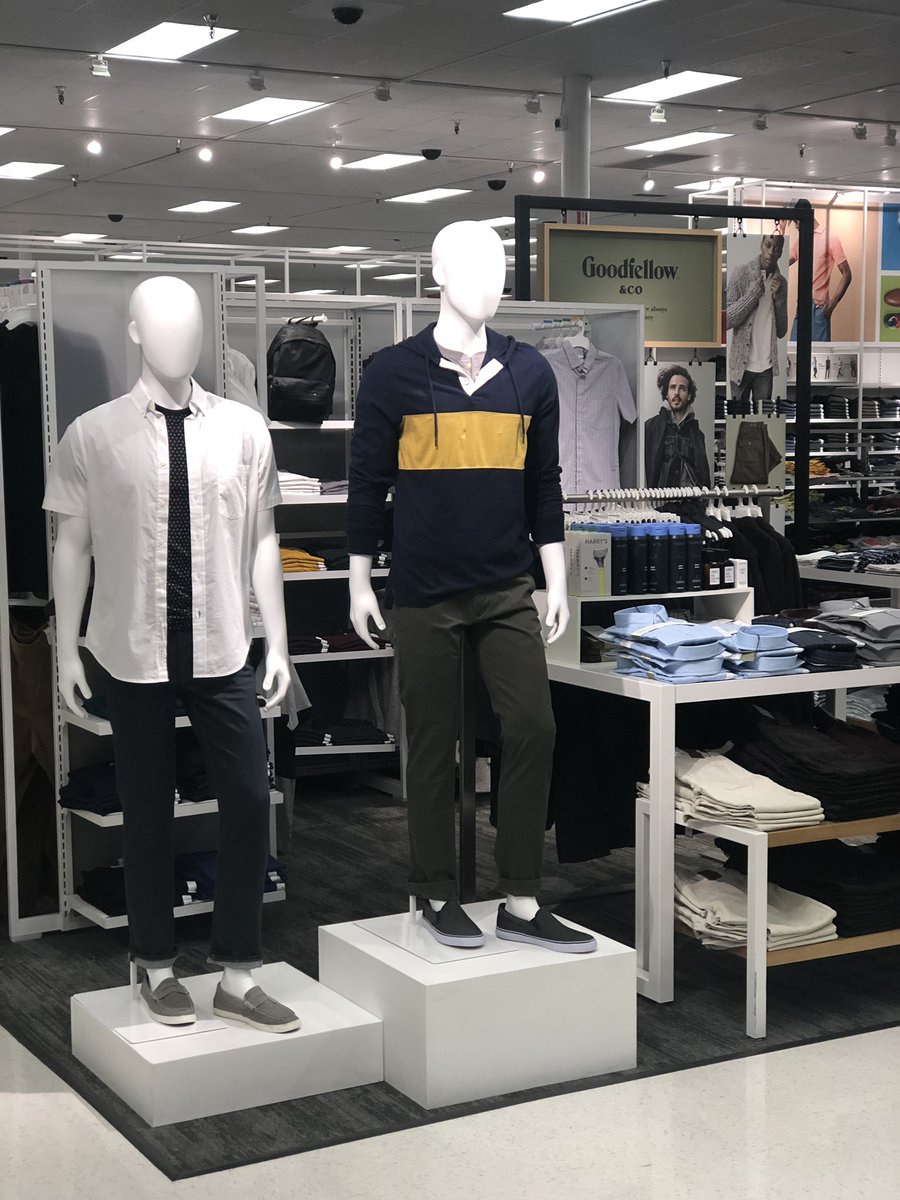 arys_20's tweet photo. Men’s VMG/merchandise 🙌🏻 #T0324 #vmwork #vmskills #vmmagic @AmberHafron @barajas_rj https://t.co/2DHMBMGtOy