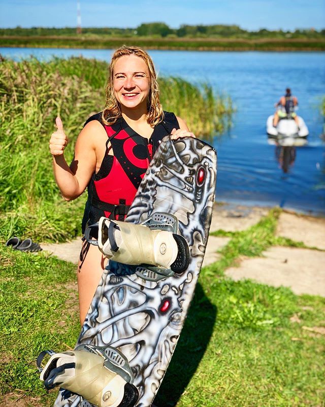 ZandaZeidmane's tweet photo. Prieks darīt lietas pirmo reizi. Un vēl lielāks prieks par izdošanos. Šodien mana pirmā reize uz dēļa.🏄‍♀️ #nokertvasaruaizastes https://t.co/neWFPePOQ4 https://t.co/Y008HORd4P