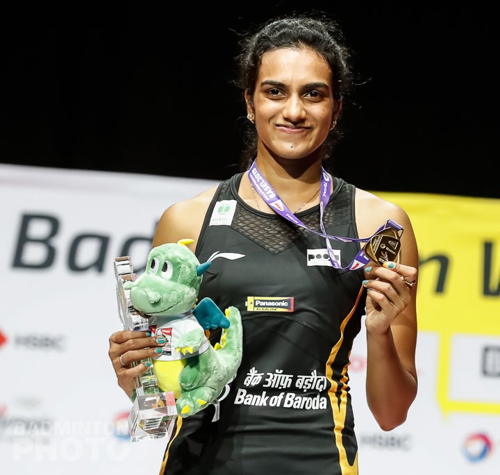 CarolinaMarin's tweet image. Proud of you girl! You&apos;re gold! 🥇 @Pvsindhu1