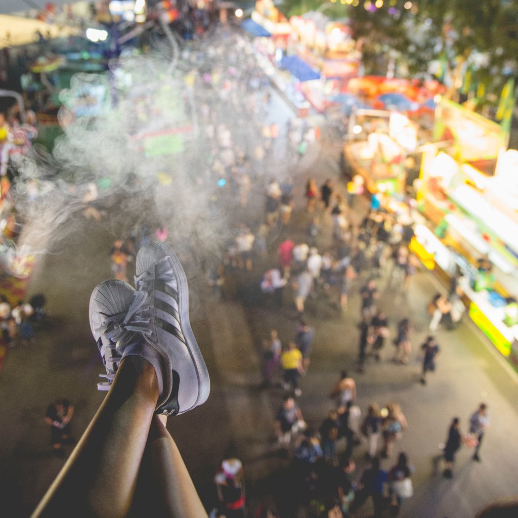 friendlystrnger's tweet photo. Getting Higher & Higher at #TheEx. Do you like to be elevated in public places or rather from the comfort of your own home?
#Torontolife #CNE #Toronto #CNE #CNE2019 #TheEx #CanadianNationalExhibition #summerTO #FriendlyStranger #Cannais #cbd #stoner #high https://t.co/1cscjwrgLD