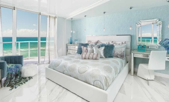 SEFLStyleDesign's tweet image. Calming aquamarine colors create a soothing effect in the master bedroom.

Home by @PerlaLichi 
2101 NW 33RD ST.
SUITE 300
POMPANO BEACH, FL 33069
954.726.0899

#interiordesign #interiordecor #style #homedesign