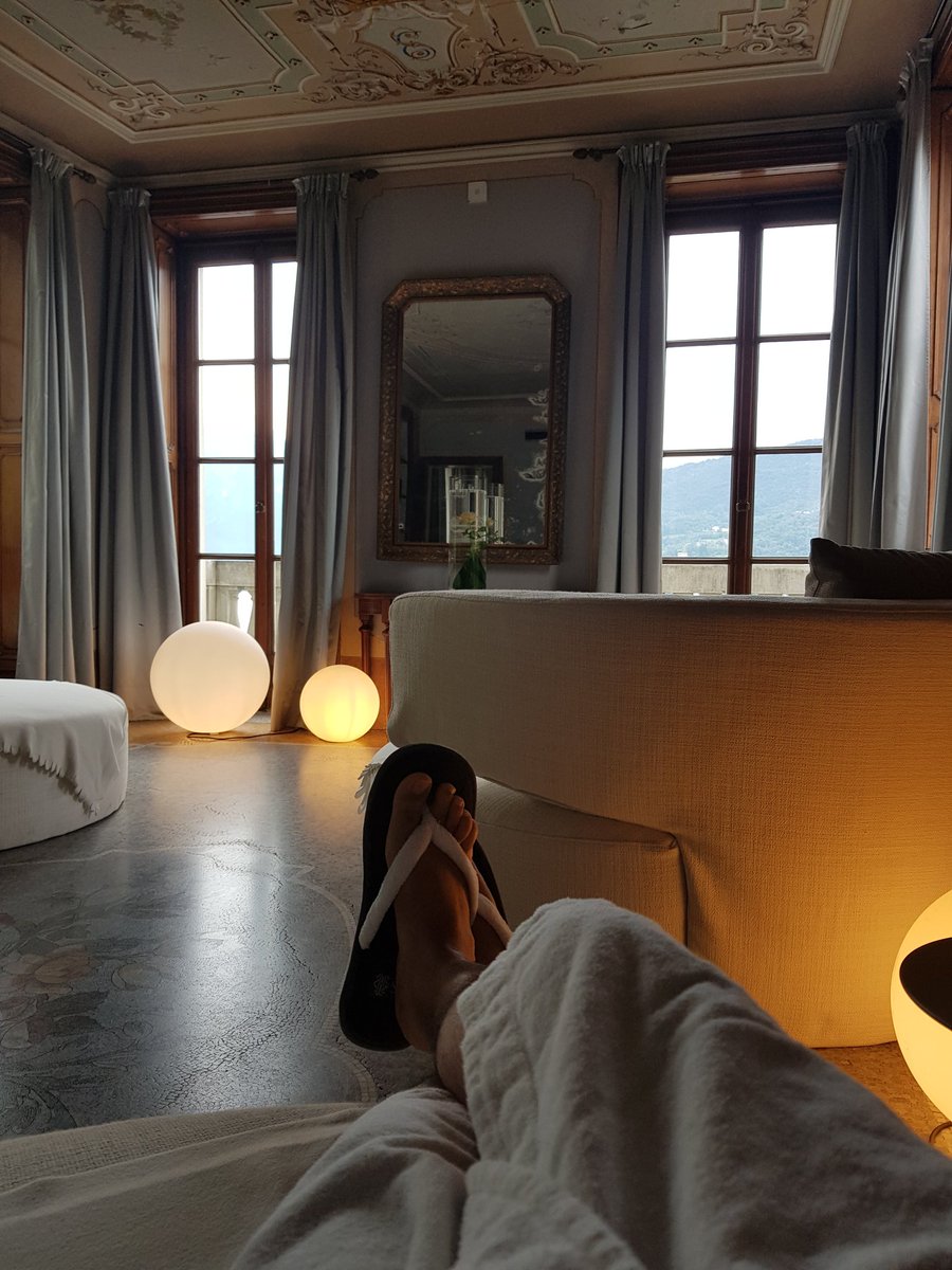 BaderPhoto's tweet image. If you dont recharge, you'll die, Had a great time in #Bellagio, #Italy 🇮🇹