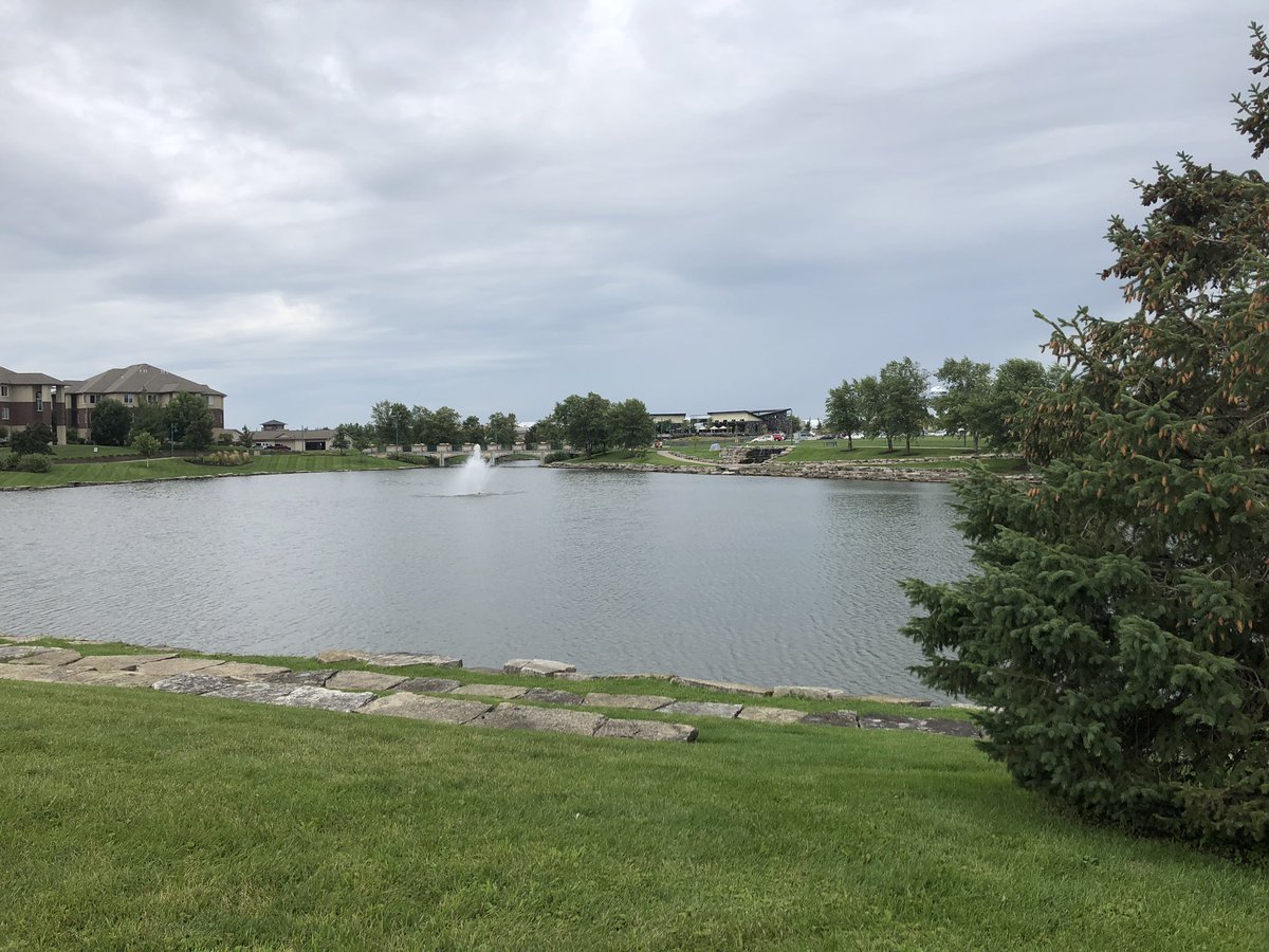 Angel_AliceaIL's tweet photo. Warren Dems for days in the Hawkeye State. Enjoying some nice weather and lovely conversations during our #WarrenWeekendOfAction!
🚪🥊🗣 https://t.co/MMzuNicETb