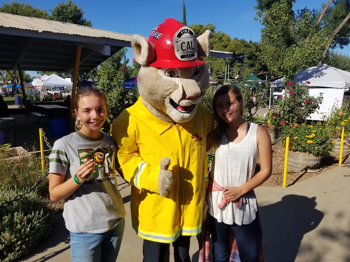 CALFIRE_ButteCo's tweet photo. Join us at our CAL FIRE/Butte County Fire Department booth at the #ButteCountyFair. It's the last day to see the animals, artwork, and booths, ride the carnival rides, eat a funnel cake, and of course stop by to chat with us and meet Captain Cal. #SafetyStartsWithYou https://t.co/AoZaMaCGbK