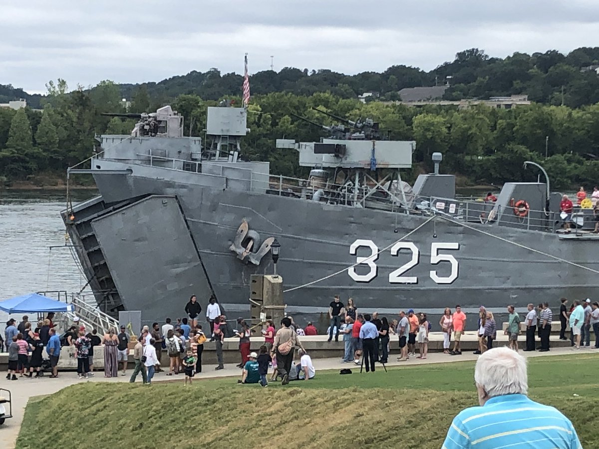 ThisNThatNC9's tweet photo. Happening right now a bunch of visitors visiting the #USSLST325 #TNTWhatToDo #TNTHappenings #Chattanooga @newschannelnine @ThisNThatNC9 #JamesHoward #RossLanding https://t.co/dYu1c2Laht