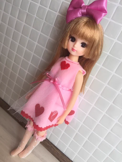 3歳娘先生がデザインなさった(絵にしたのは私)服を実際形にしてみました!色々細かいところまで自分で決めた分嬉しいみたいです?

#ゆうちゃんにあげたい計画 
