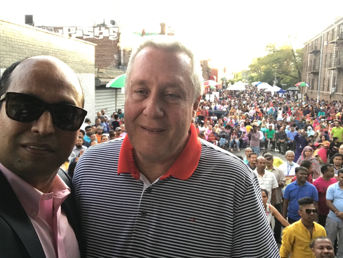 Dromm25's tweet photo. Congratulations to the Jackson Heights Bangladeshi Business Association on another successful mela (festival). Thank you #BabyNaznin for singing so beautifully to me. https://t.co/iDkihQyMgA